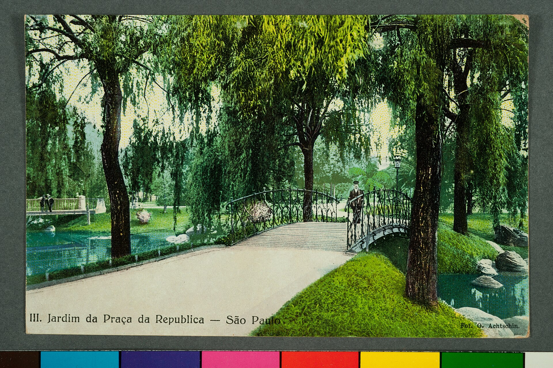 Imagem de referência de III. Jardim da Praça da Republica - São Paulo, descrito nos dados abertos como item da Coleção Cartões Postais, no Museu Paulista